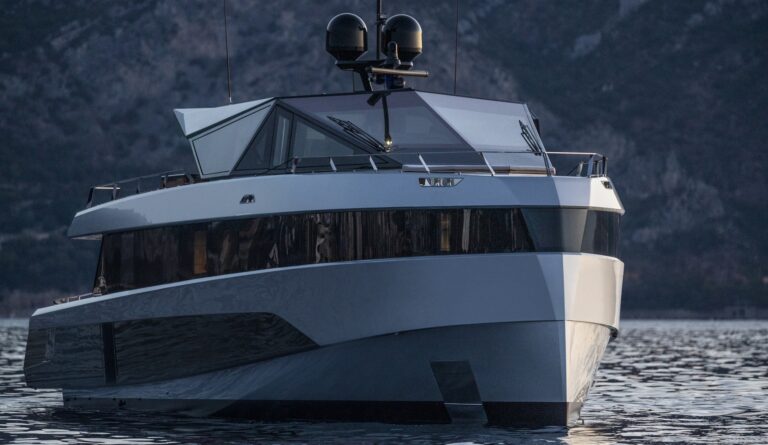 Motor yacht KIKI V (sistership)