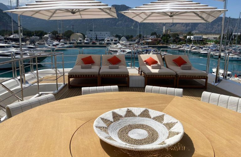 Motor yacht LADY I