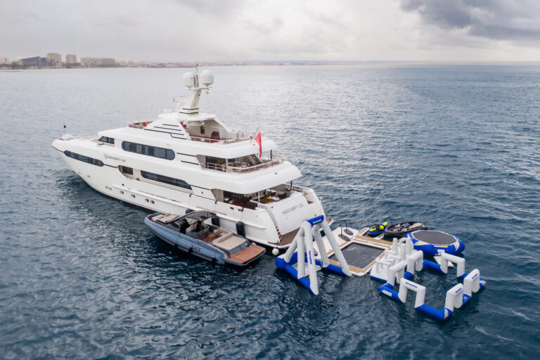 Motor yacht MACHAFY22