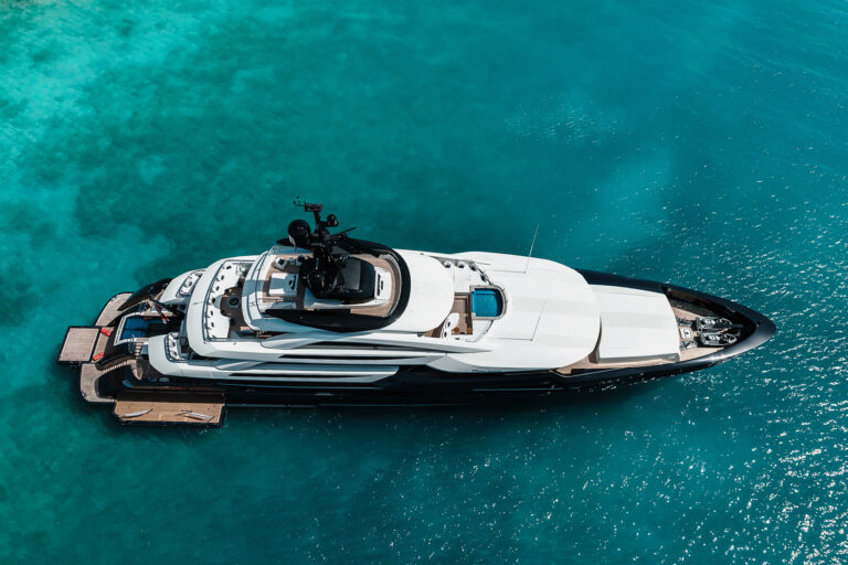 Motor yacht RESILIENCE