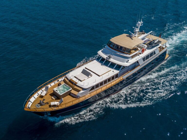 Super yacht ADRIATIC ESCAPE