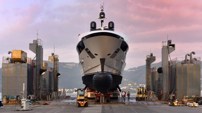 Super yacht AILY