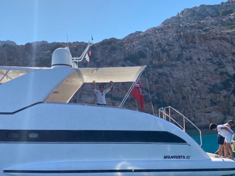 Super yacht AQUARIUS M