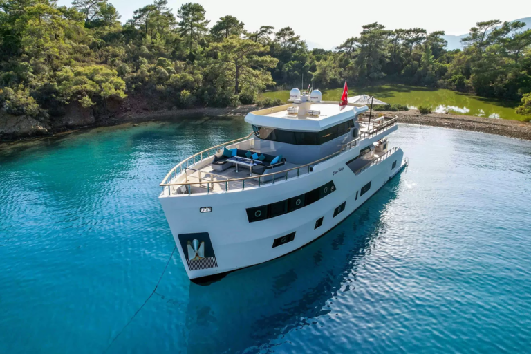 Super yacht CINAR YILDIZI