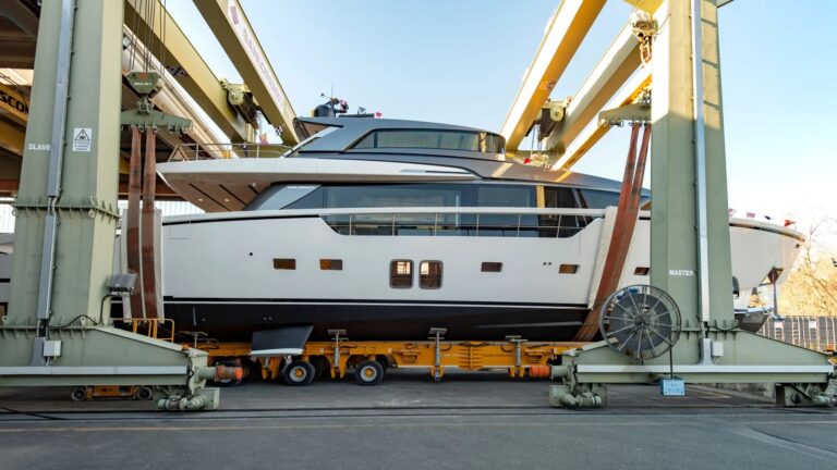 Super yacht DELLAGRAZIA