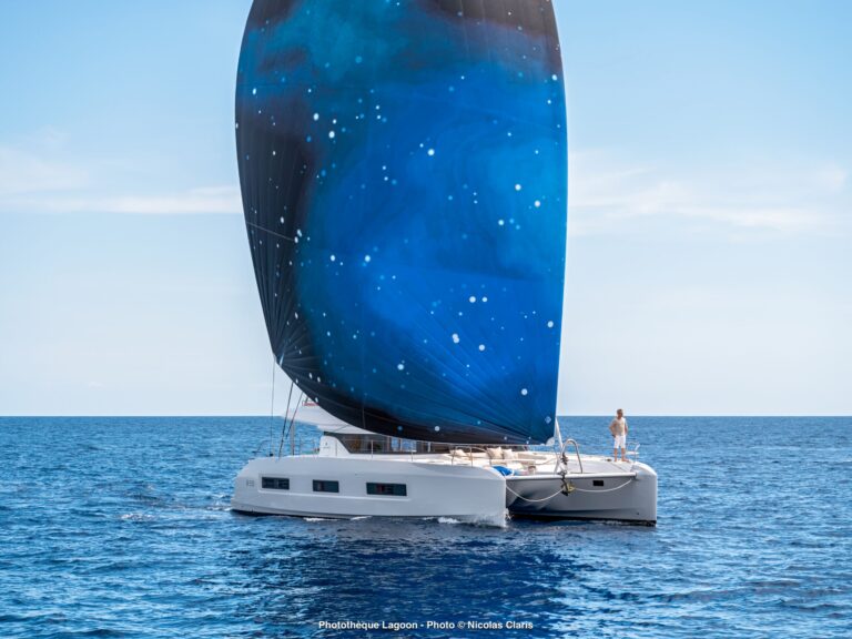 Super yacht HYDRUS