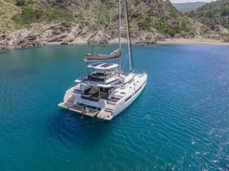 Super yacht JEWEL