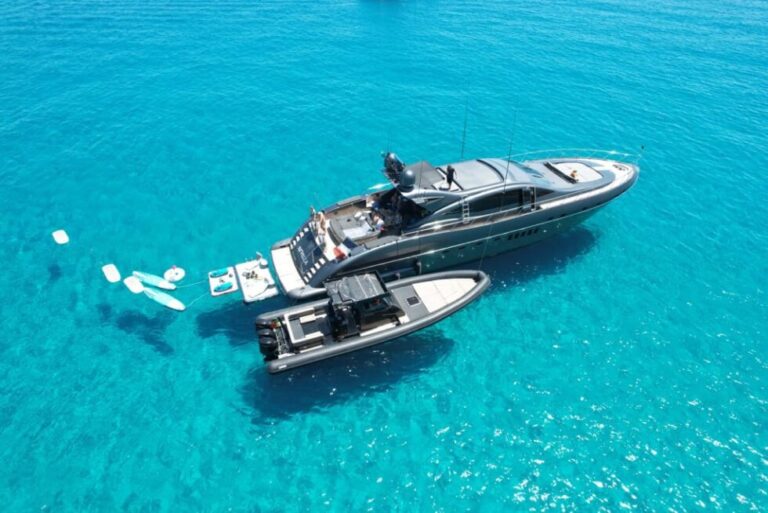 Super yacht REVELLA