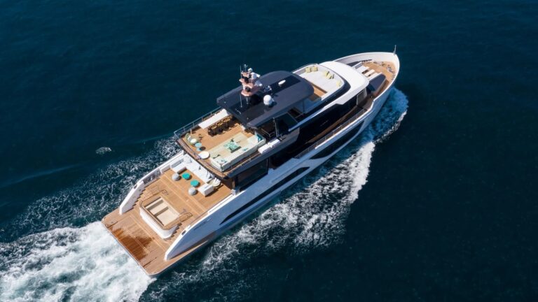 Super yacht VIVACE