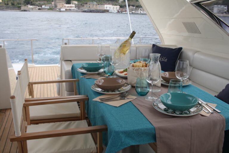 Super yacht CIKILA
