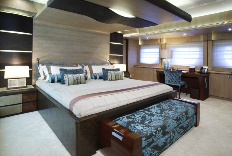 10 Super Yacht Lady M Master Cabin