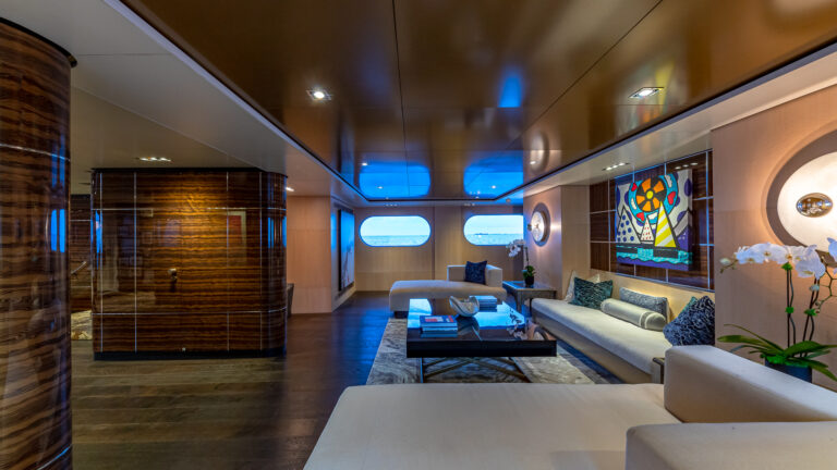 convertible lounge area