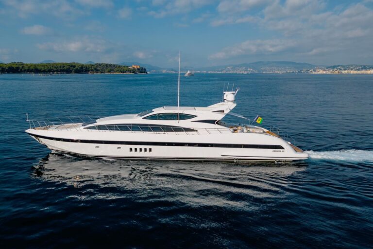 31m MANGUSTA MOTOR YACHT