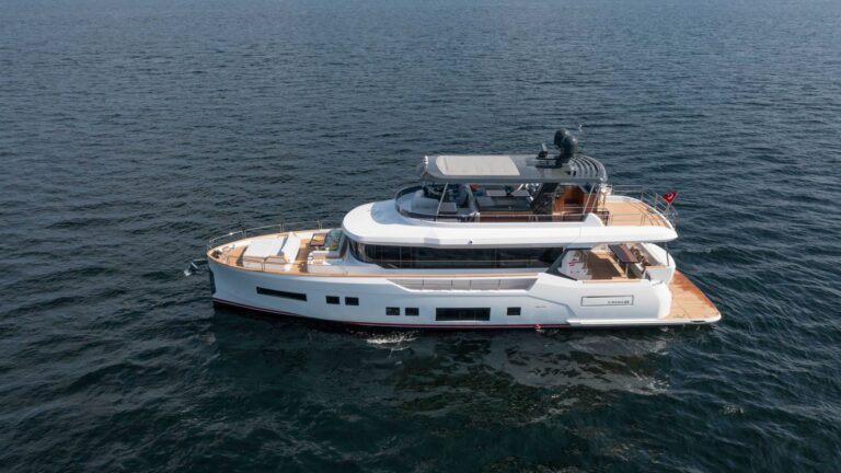 Luxury Yacht ARGA