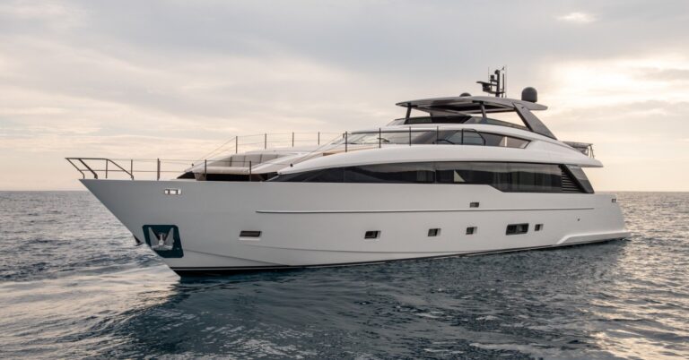 Luxury Yacht CATCH  ME (sistership)
