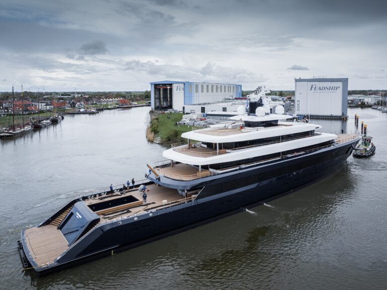 Luxury Yacht DRIZZLE (ex Project 1012)