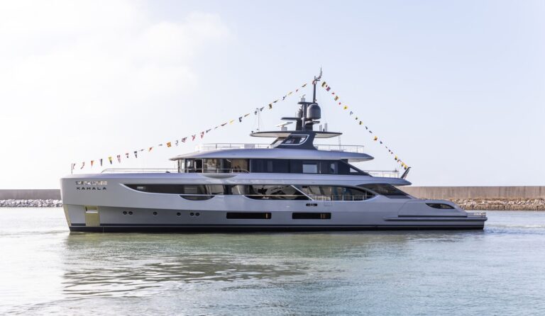 Luxury Yacht KAHALA