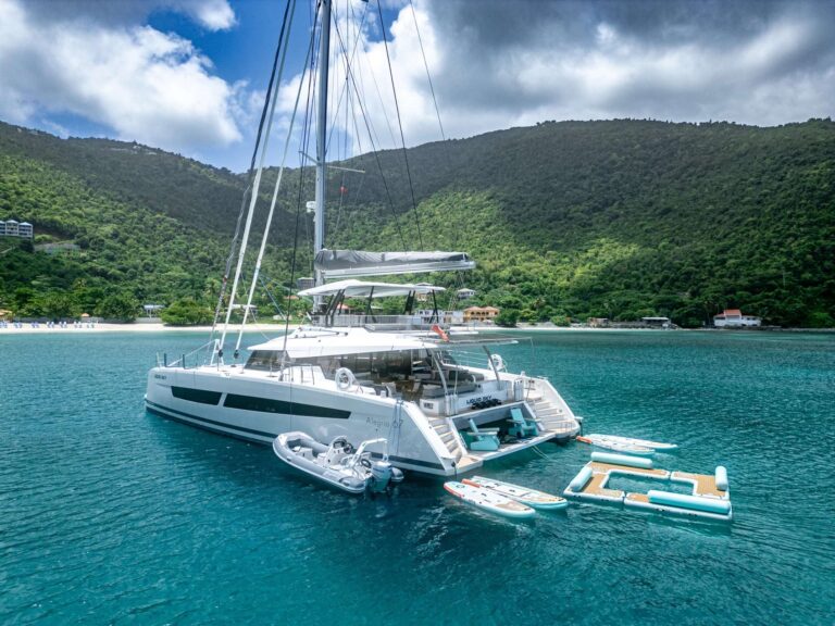 Luxury Yacht LIQUID SKY