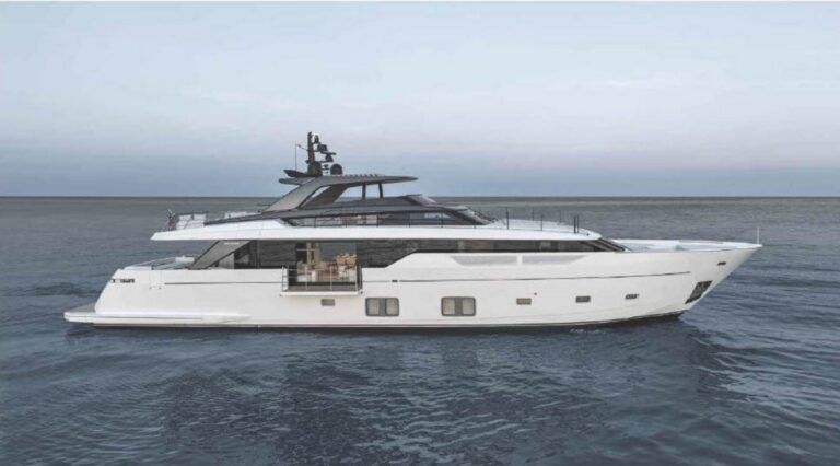 Luxury Yacht MARY