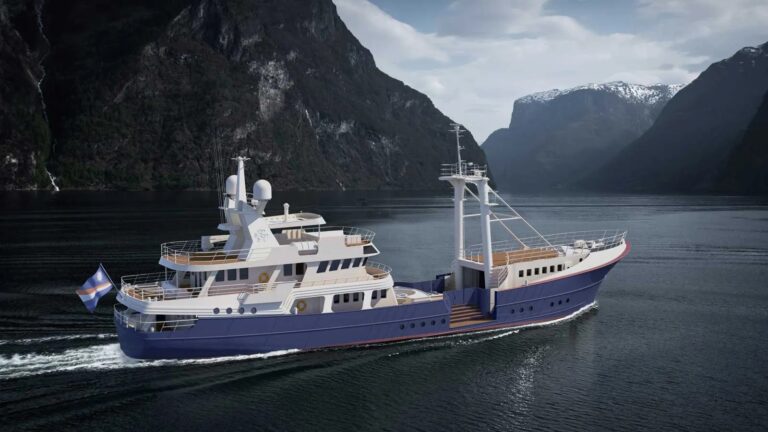 Luxury Yacht SCINTILLA MARIS