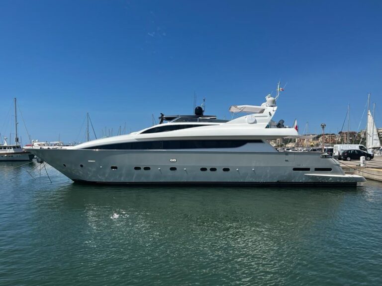 Motor Yacht DEA ONE