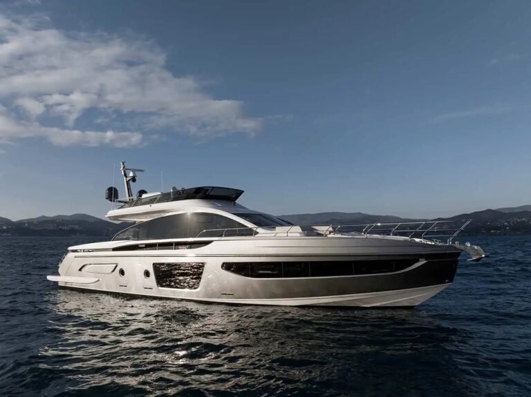 Motor Yacht DIVINA
