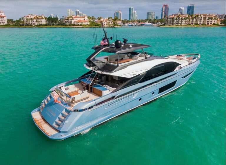 Motor Yacht LATITUDE