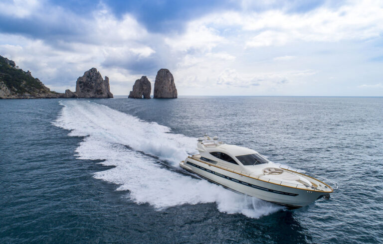 Motor Yacht MIDNIGHT MADNESS