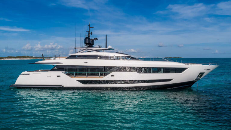 Ferretti Custom Line