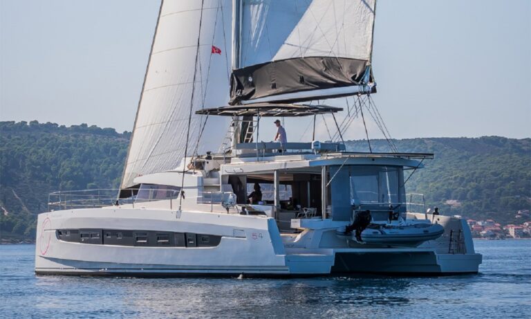 Sailing Catamaran OCEAN LOUNGE