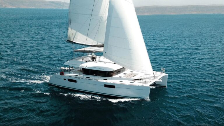 Sailing Yacht AURA