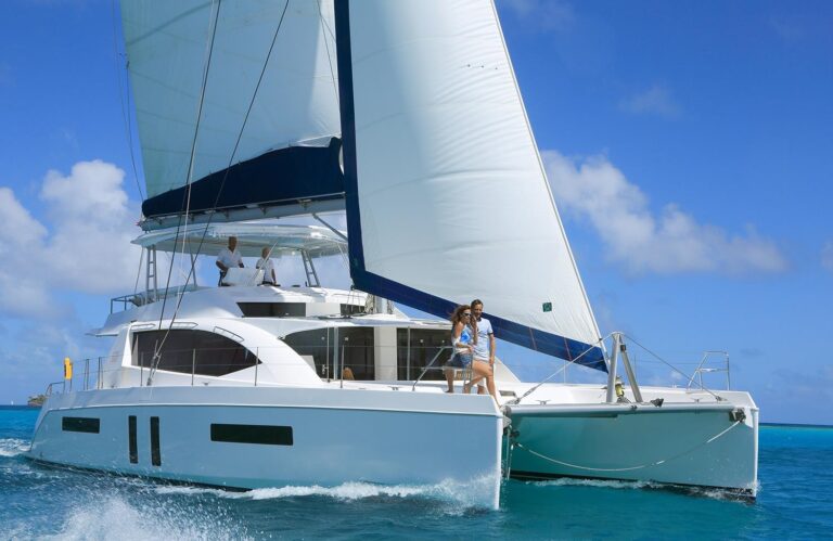 Sailing Yacht BETWEEN