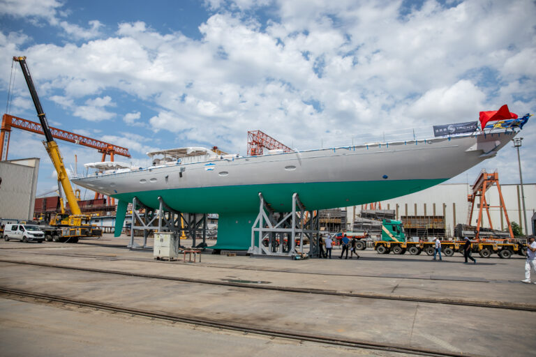 Sailing Yacht LINNEA AURORA Launching