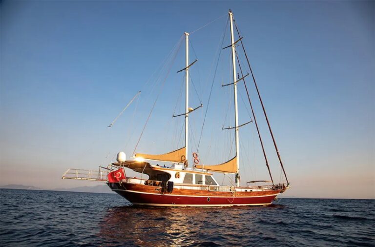 Mengi Yay Yachts