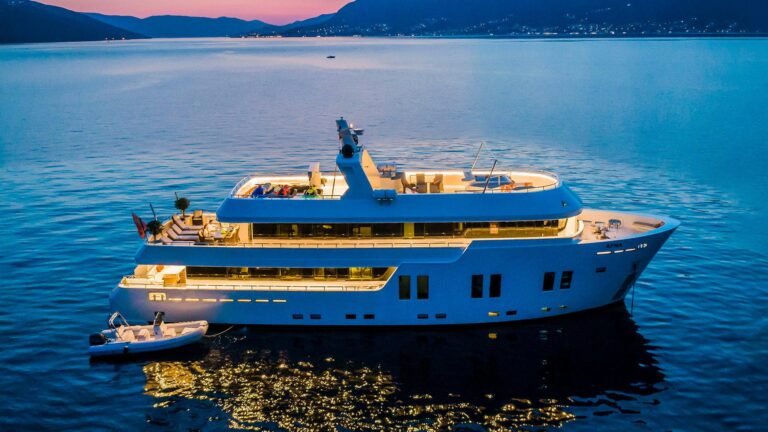 Saba Yacht