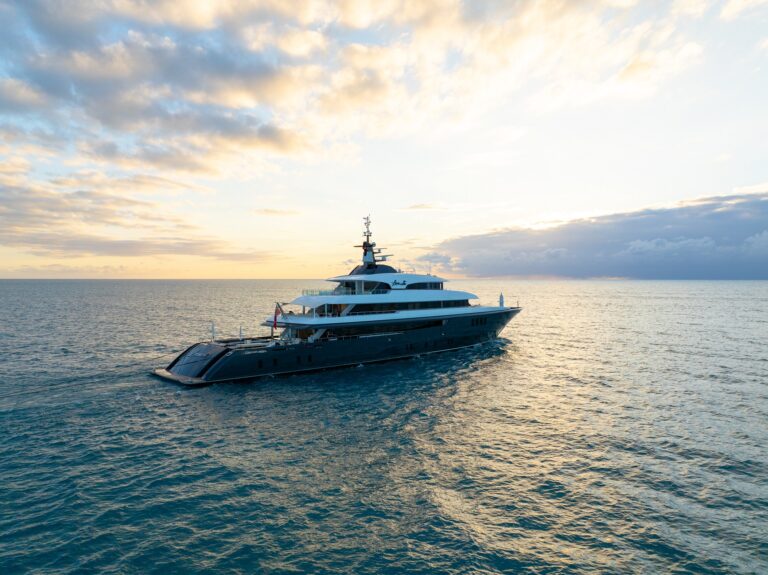 Superyacht LOON