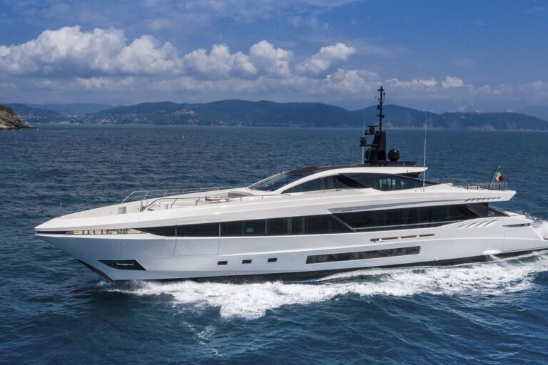 MANGUSTA GRANSPORT 45