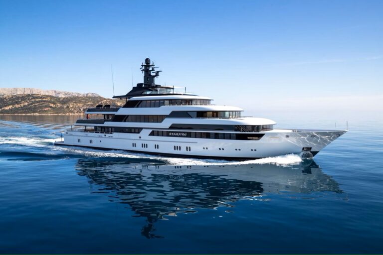Superyacht STARFIRE
