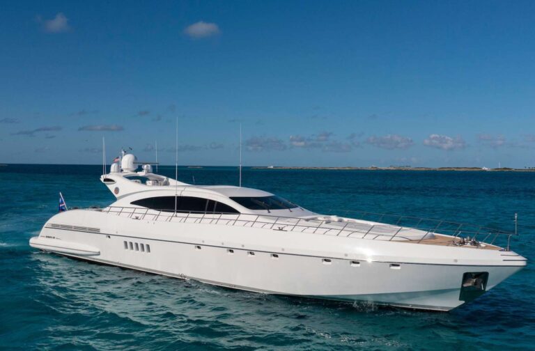 Superyacht TOTAL