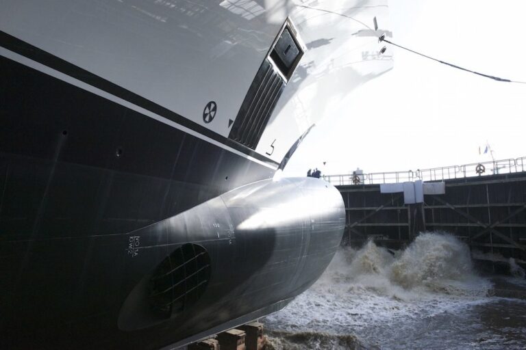 The 101m Yacht I DYNASTY