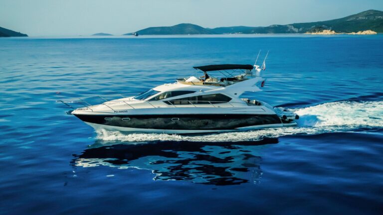 Luxury Yacht 2 DRUNK