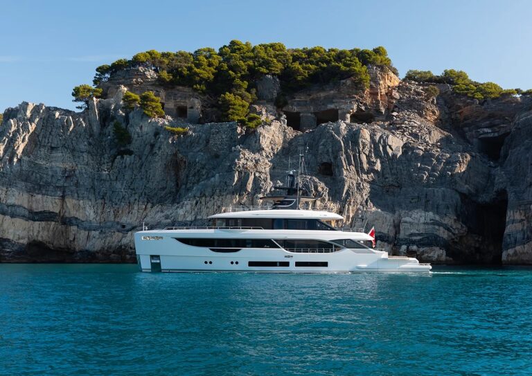 Luxury Yacht A+ (sistership)