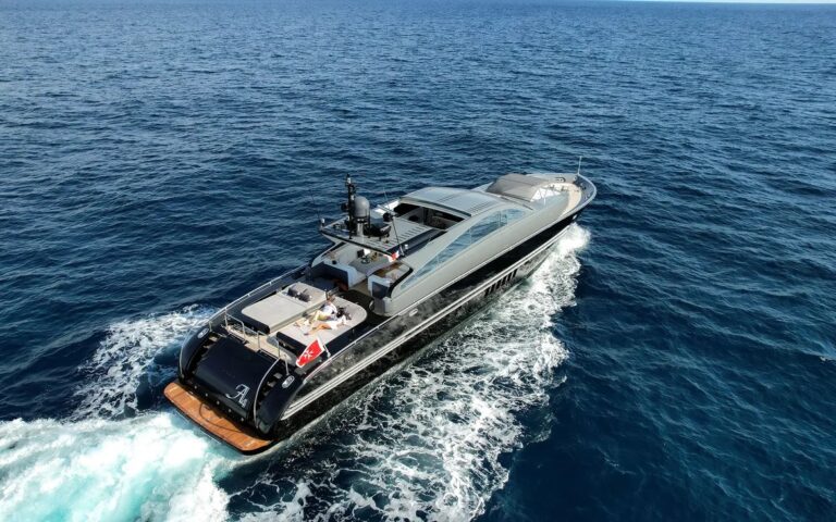 Luxury Yacht A4