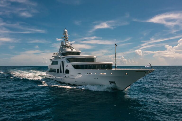 Luxury Yacht ACTA
