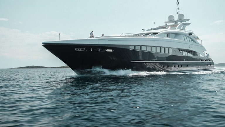Luxury Yacht AGRAM