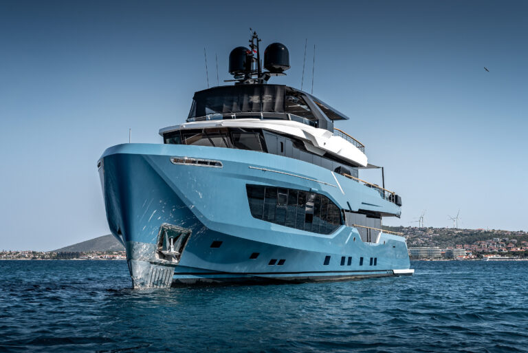 Luxury Yacht AMORE