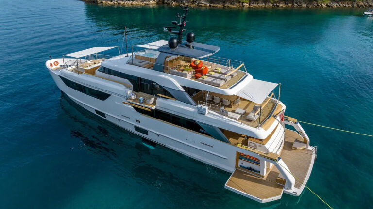 Luxury Yacht ANDIAMO