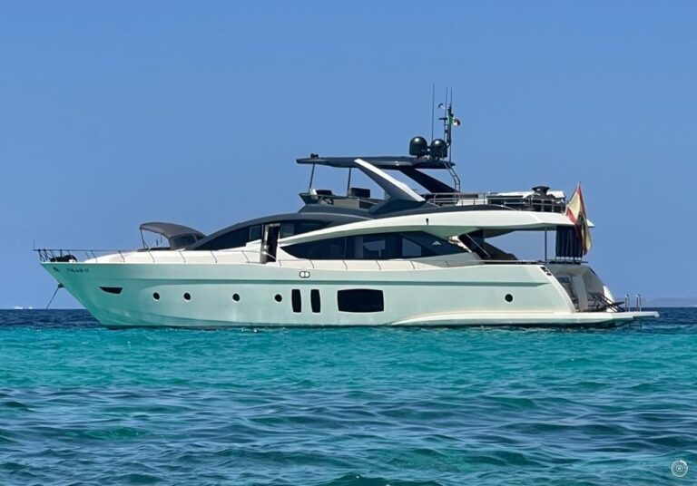 Luxury Yacht BISCAYNE