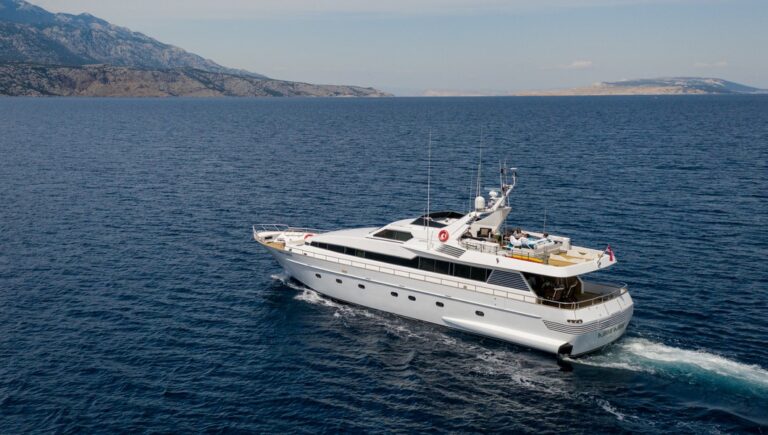 Luxury Yacht BORA BORA