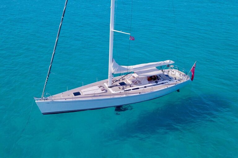 Luxury Yacht CAVEO